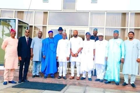 Rivers State governor, Nyesom Ezenwo Wike (5th left); Deputy Speaker of the House of Representatives, Rt. Hon. Ahmed Idris Wase (4th) left and others at the Government House, Port Harcourt on Monday
