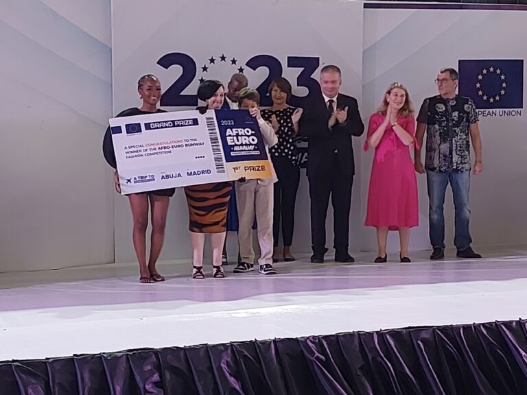 Oyindamola Aleshinloye, brand name “Kadiju and Samuela Isopi, European Union (EU) Ambassador to Nigeria pose for a picture with some EU Ambassadors at the presentation of award to the winners.