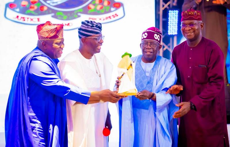 Ambode present in Marina with Fashola and Sanwo-Olu