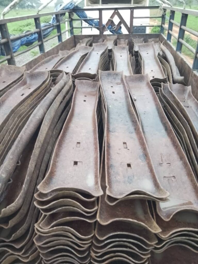 Police bust vandals, impound articulated vehicle with vandalised 600 pieces of railway slippers in Zonkwa, Zango Kataf LG of Kaduna state.