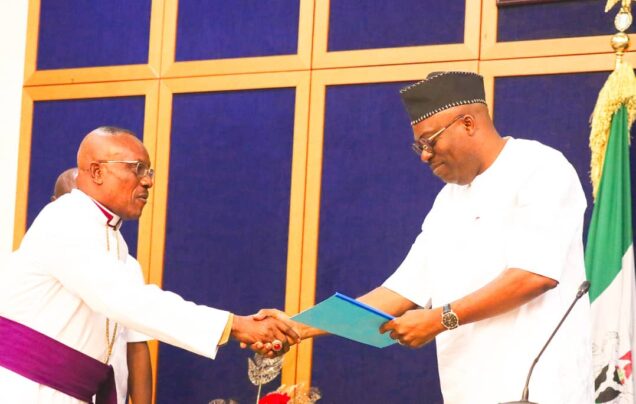 Gov. Fubara (r) receiving request of CAN from the Rivers State chapter chairman, Most Rev. D. B. Kaladokubo during a courtesy visit at Government House, Port Harcourt, Thursday