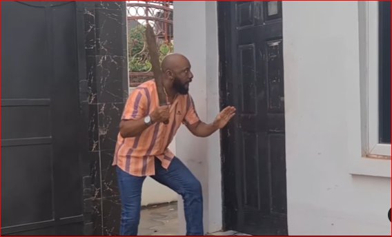 Edochie chasing his enemy with cutlass