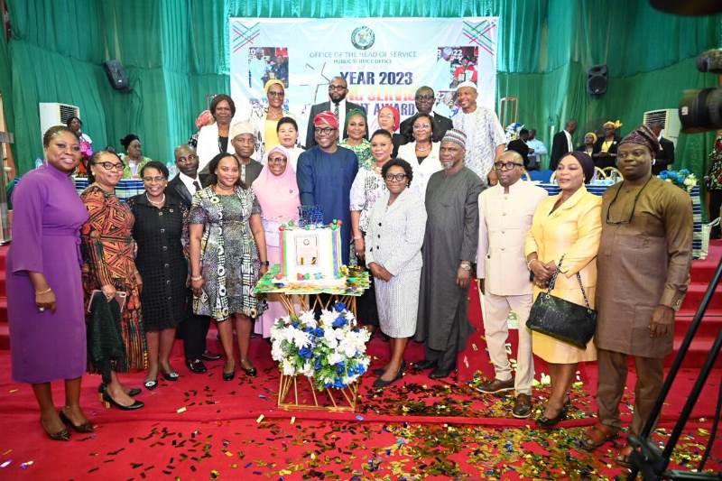 Lagos rewards 753 public servants with Long Service Merit Award