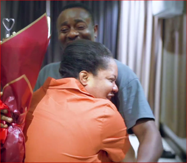 Reactions as Toyin Abraham kneels to greet Emeka Ike