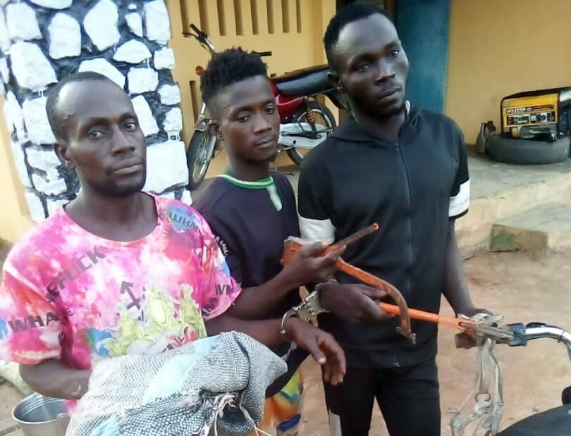 Police arrest three suspects over alleged vandalisation of electricity cables in Iwopin community of Ogun state.