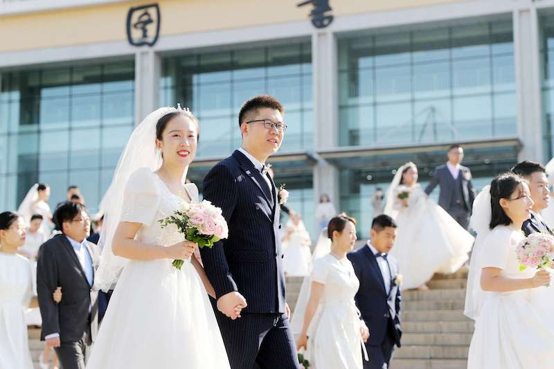 Fewer 'I dos' ruin the party for China's $500 billion wedding industry