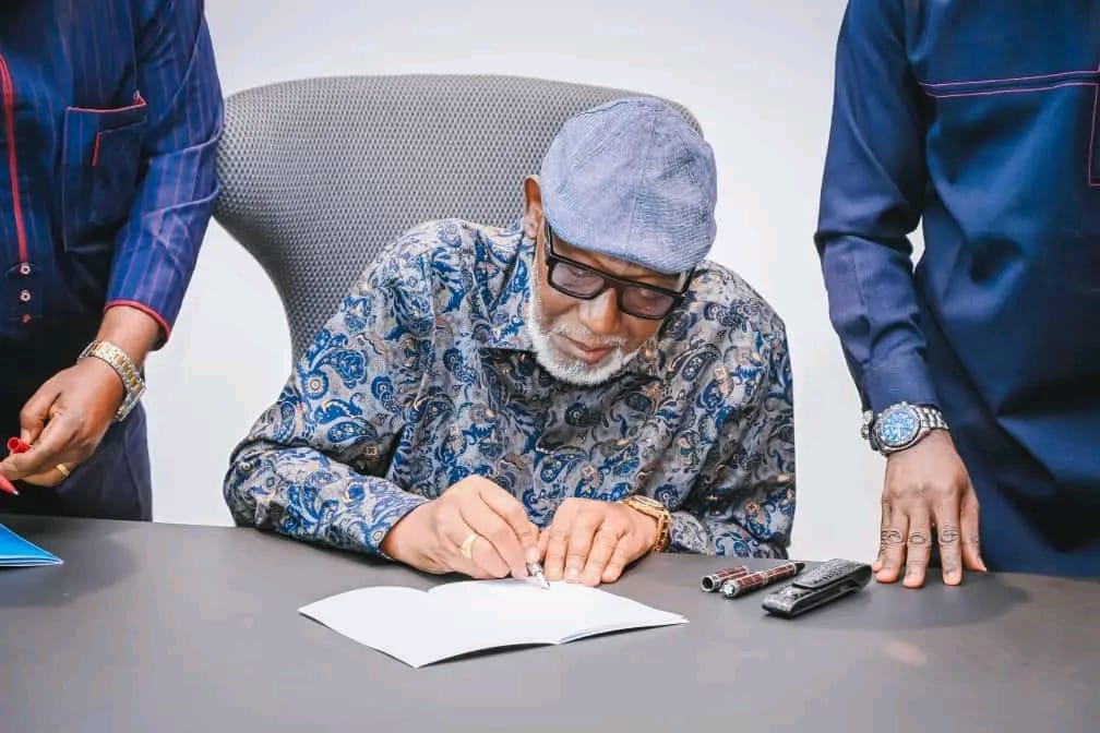 Akeredolu signs bill to create 33 LCDAs in Ondo