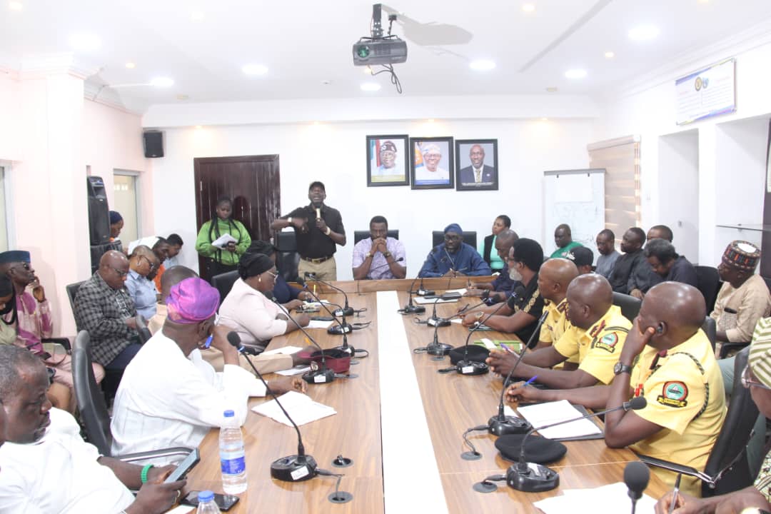 Commissioner for Transportation, Mr. Oluwaseun Osiyemi, (5th left) flanked by the Special Adviser to the Governor on Transportation Hon. Sola Giwa and the Permanent Secretary Engr. Abdulhafiz Toriola with other Stakeholders after a meeting on Solutions to Apapa-Tincan Gridlock held at Alausa Ikeja, on Thursday 28th September, 2023.
