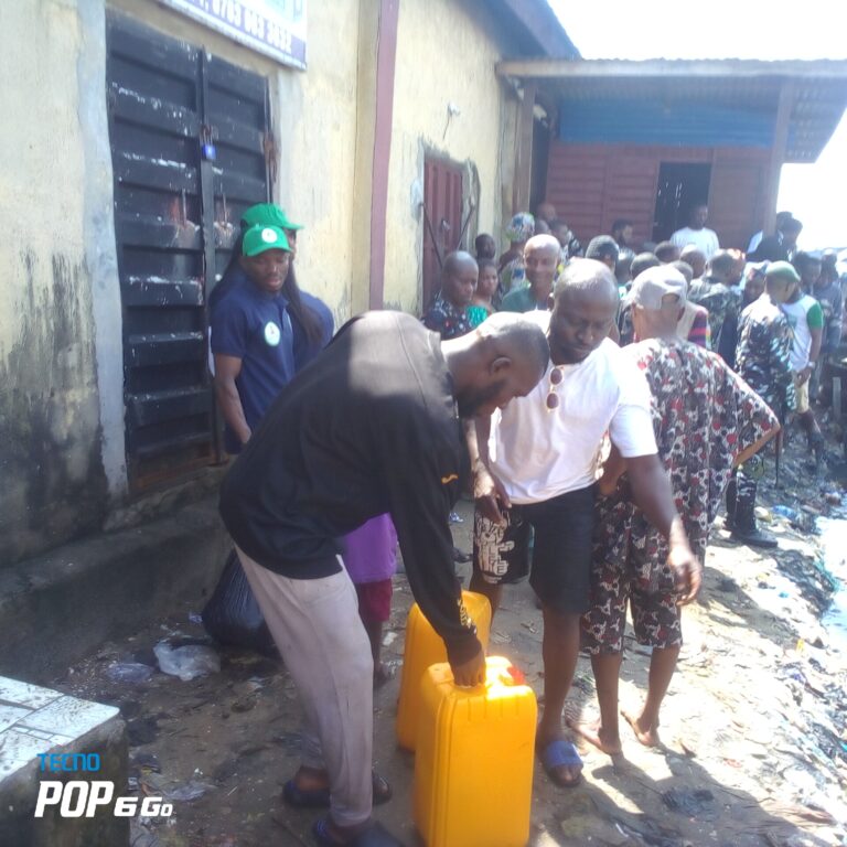 Some food items were distributed to residents of Makoko, Lagos State, by the Minister of Humanitarian Affairs and Poverty Alleviation, Dr Betta Edu.