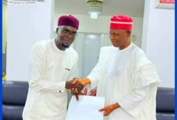Yusuf Sulaiman Sumaila, son of the dead man returns the money to Governor Yusuf