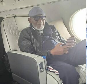 Some members of Ondo Government's cabinet relocate to Ibadan, of Oyo state to welcome Governor Rotimi Akeredolu from 3-month medical leave