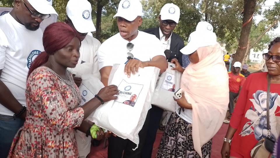 Oyakhilome foundation urges wealthy Nigerians to support less privileged
