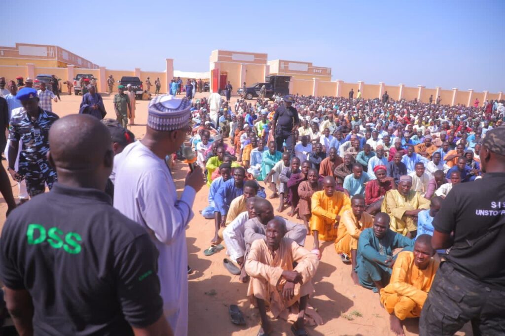 Borno governor, Babagana Zulum, supervises distribution of N125m, food and non-food items to over 40,000 families in Konduga LG of the state