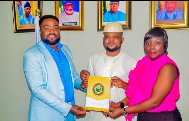 Photo caption: LR: Mr. Adetilewa Adetomiwa, Principal Consultant to Aerofield Homes, Middle, Mr. Armstrong Akintunde, MD/CEO Aerofield Homes Ltd and Barrister Jaiyeoba Adepeju