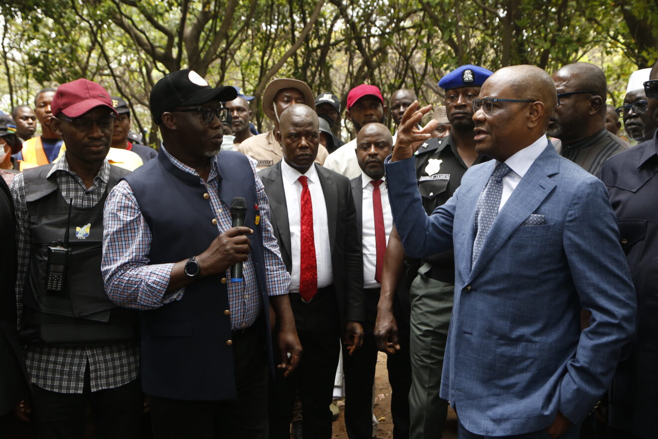 Minister Nyesom Wike, orders demolition of scavengers’ colony along the road corridor cutting across Mabushi, Jahi and Kado Districts of FCT