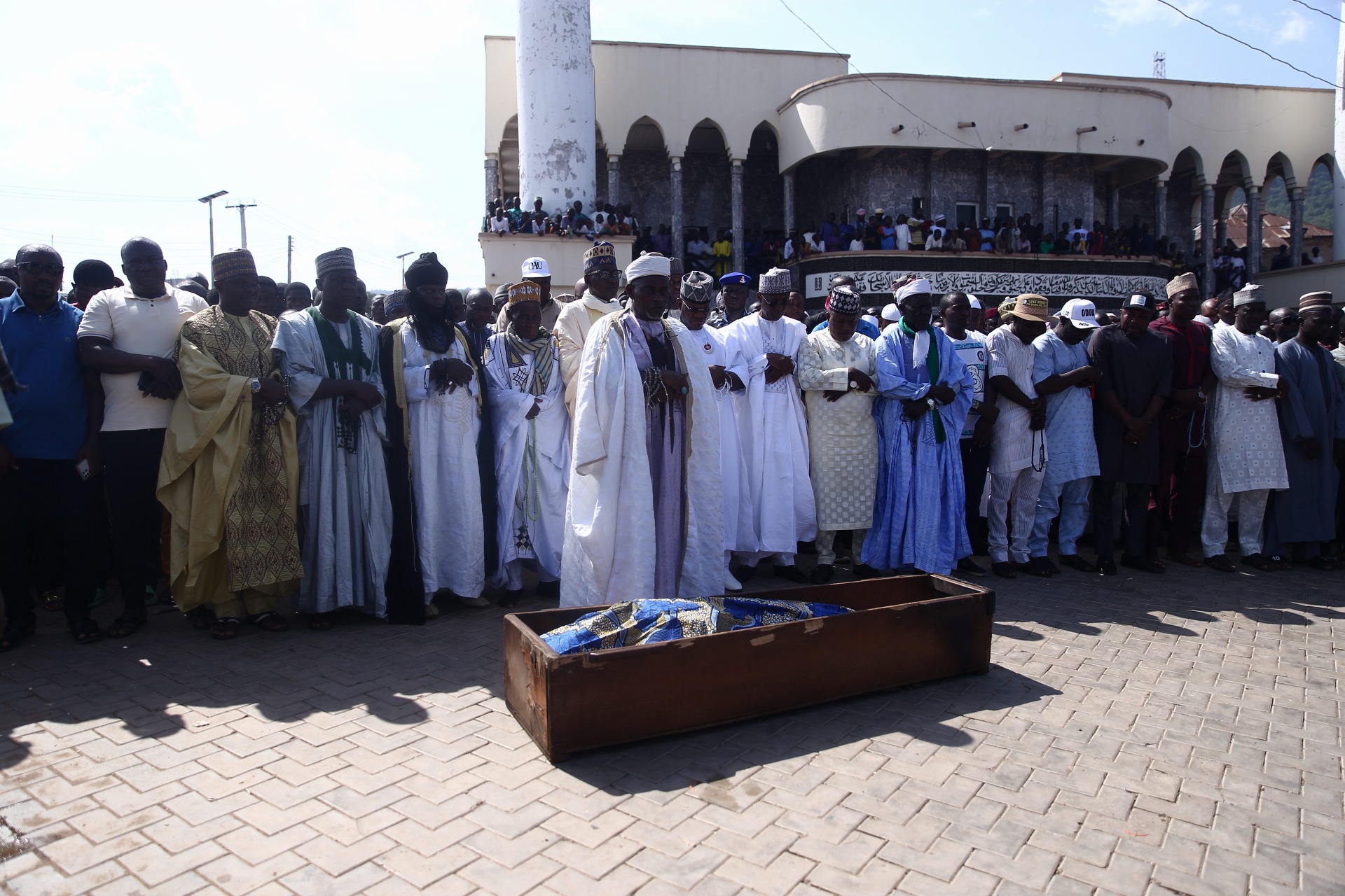 Yahaya Bello, others hit Lokoja Central Mosque for burial of prominent APC leader