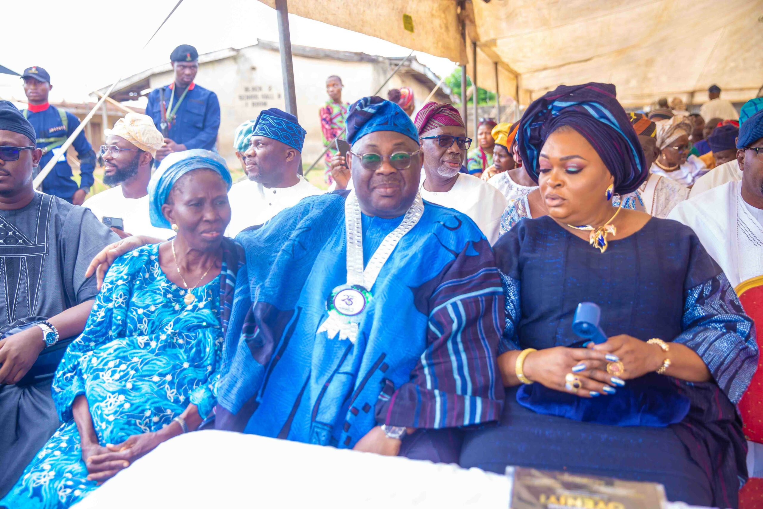 Chief Dele Momodu (middle) with his wife (right) and mother at the 25th Coronation anniversary ceremony of the Olufi of Gbongan on Nov. 25, 2023
