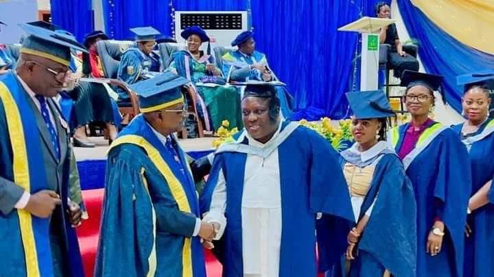 Fuji legend, Saheed Osupa graduates from Ibadan varsity