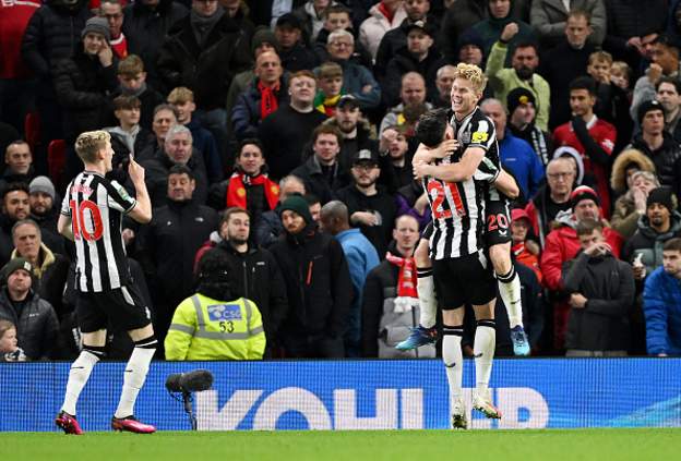 Newcastle crush Man. United at Old Trafford