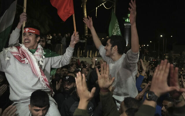 Israel releases 39 Palestinian prisoners