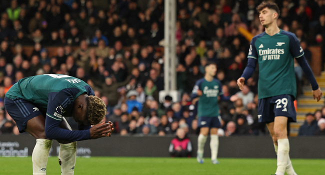 Arsenal crash at Fulham, miss chance to go top