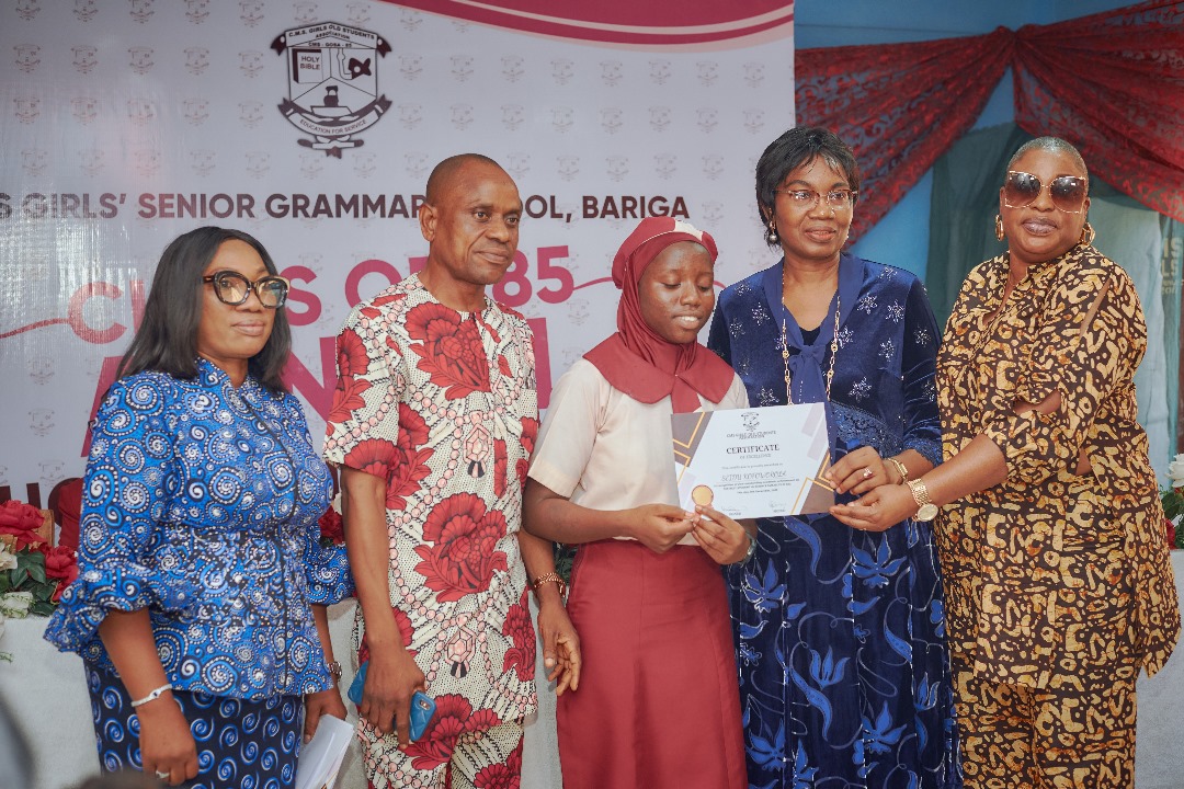 CMS Girls' Old students association Class of '85 awards scholarship to 20 students