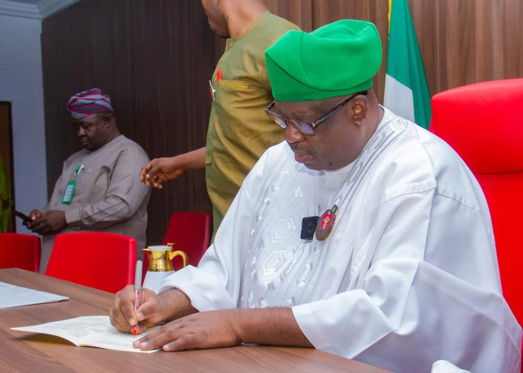 Mutfwang signs 2024 Appropriation Bill into law