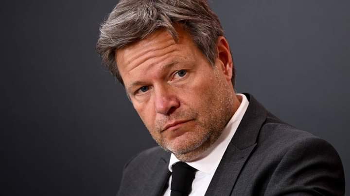 German Economy Minister Robert Habeck criticises U.S. President Trump’s tariff policy calling the idea behind it as “fundamentally wrong.”