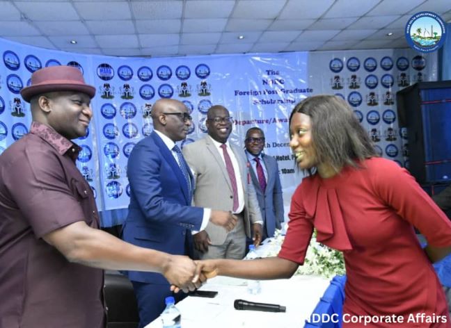 NDDC presents award letters to 189 successful candidates for its 2023/2024 Foreign Post-Graduate Scholarship Programme.