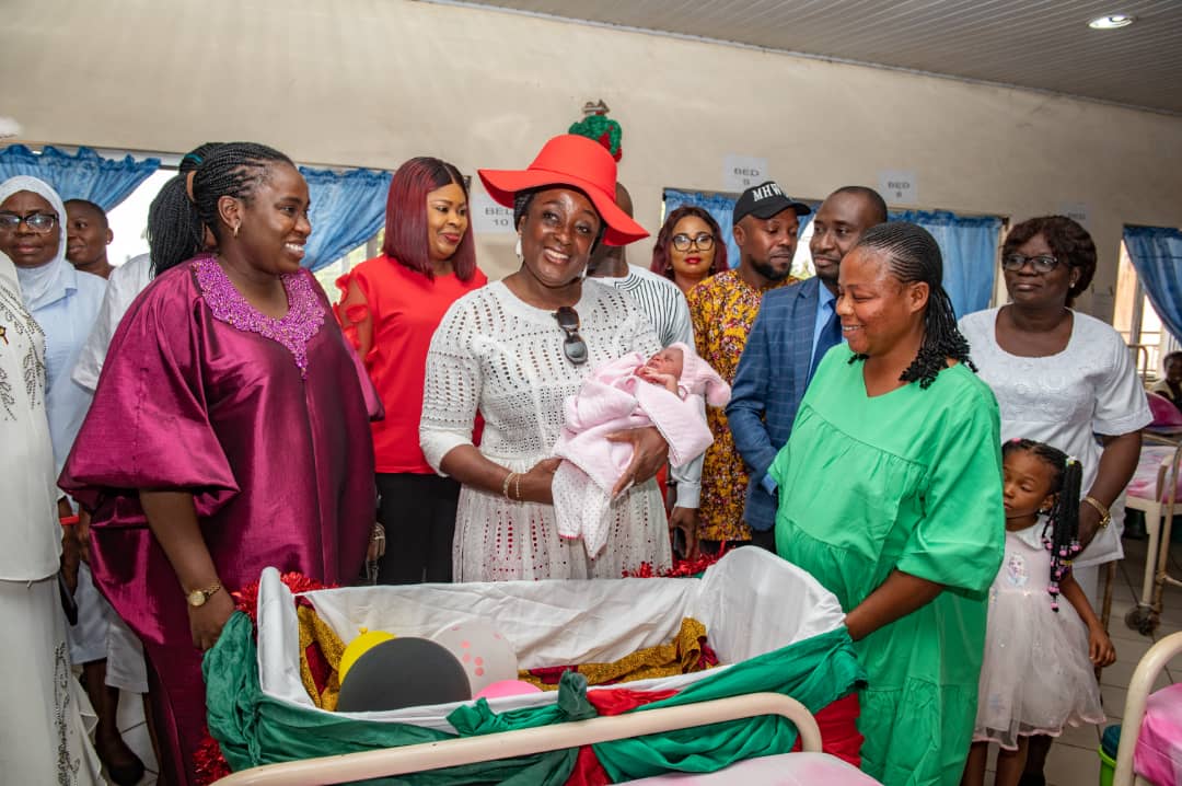 Wife of Edo Governor, Betsy Obaseki, unveils plans to enhance neonatal care in the state in 2024 while welcoming Christmas babies at UBTH