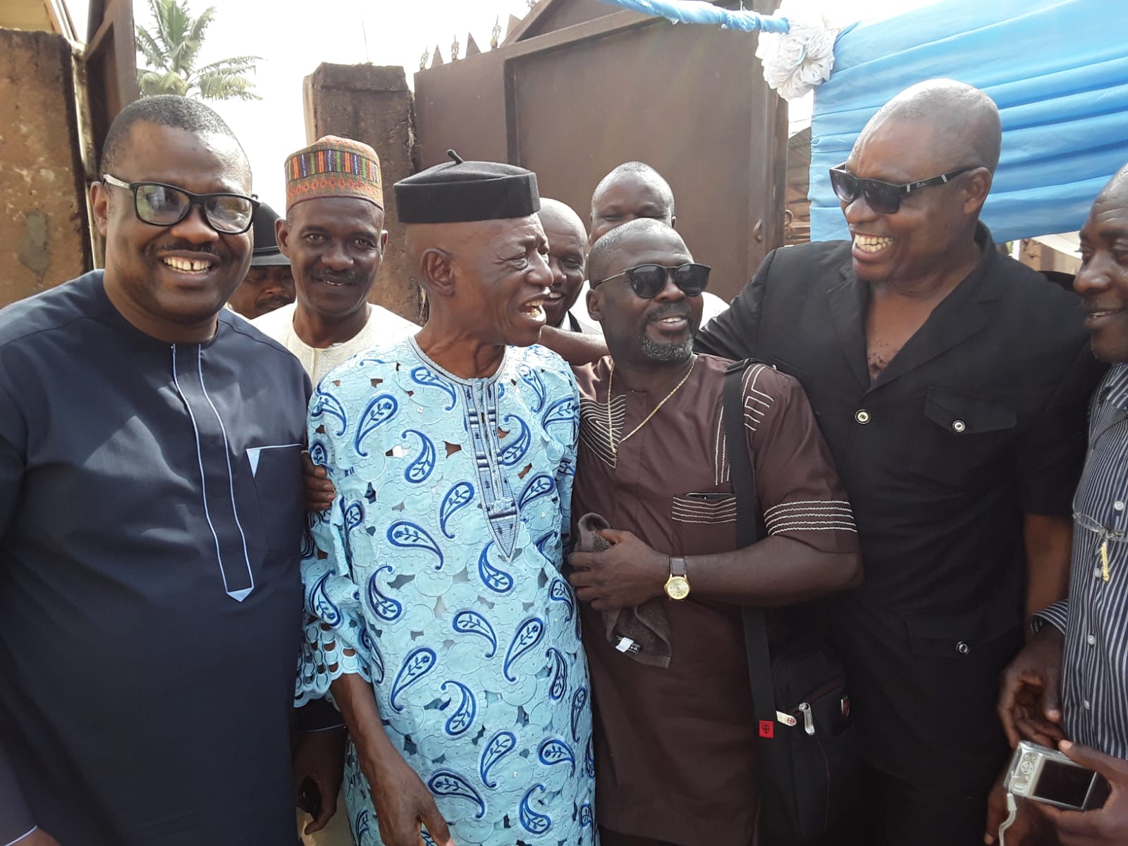Pa Onwudili surrounded by Old Boys of Our Lady of Fatima College, Auchi when they paid him a courtesy visit at his home town of Ibusa, Delta State