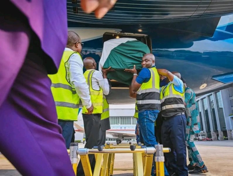 Akeredolu's body arrives