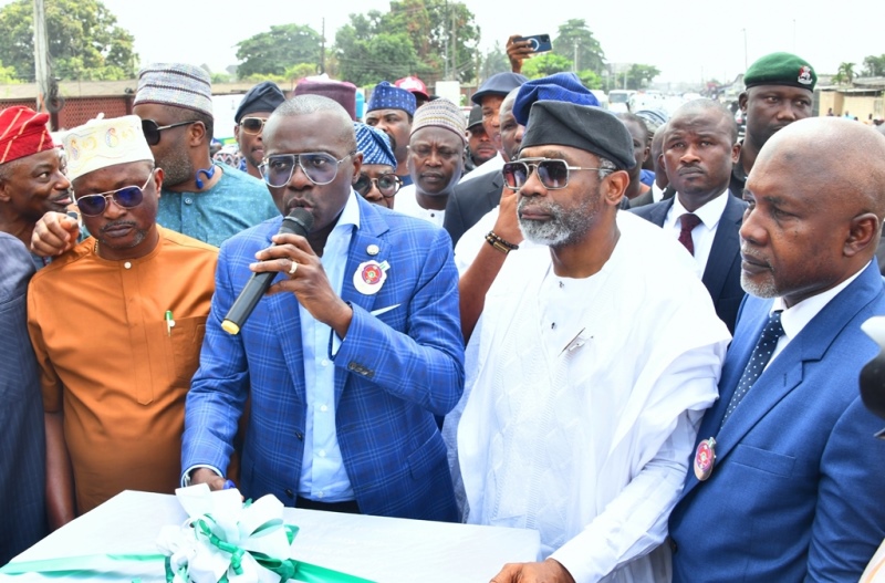 Sanwo-Olu unveils 80-bed Femi Gbajabiamila Hospital, youth centre - P.M ...