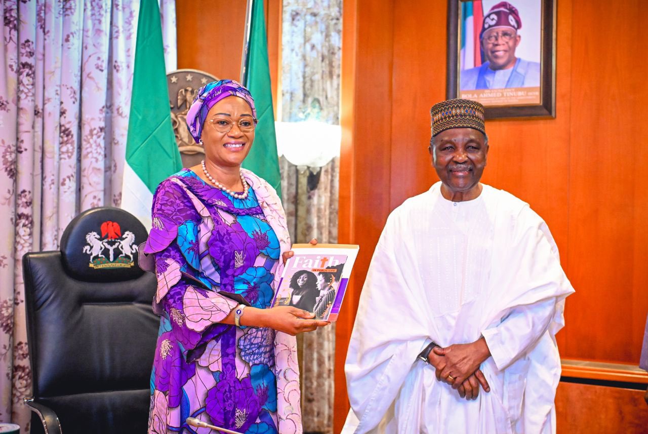 First Lady Oluremi Tinubu calls on the church to continue to pray, harps more on biblical values to give Nigerian youths a proper mindset.