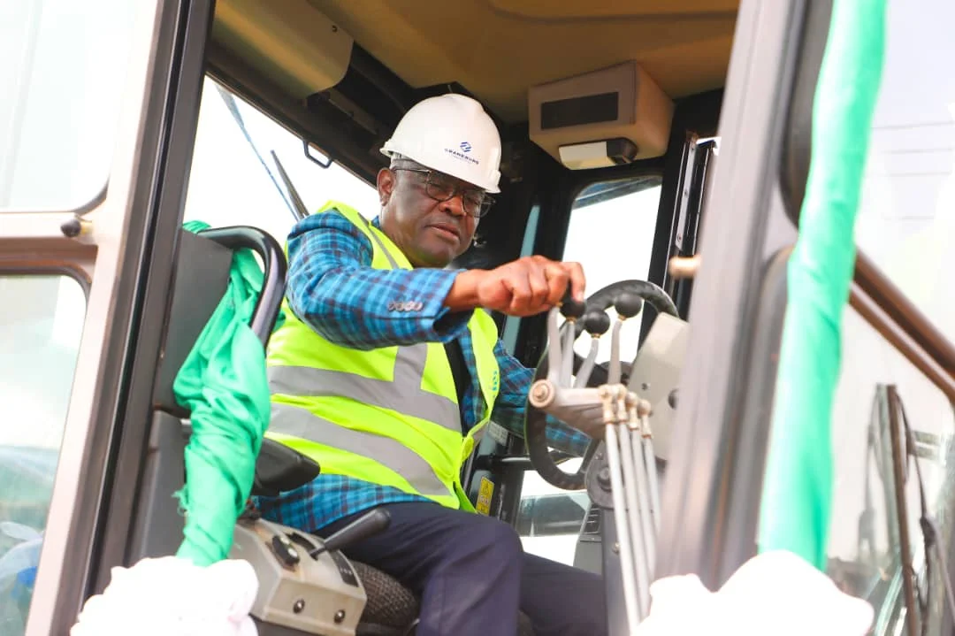 FCT Minister, Nyesom Wike warns Directors against delaying files, other actions that may delay delivery of projects.