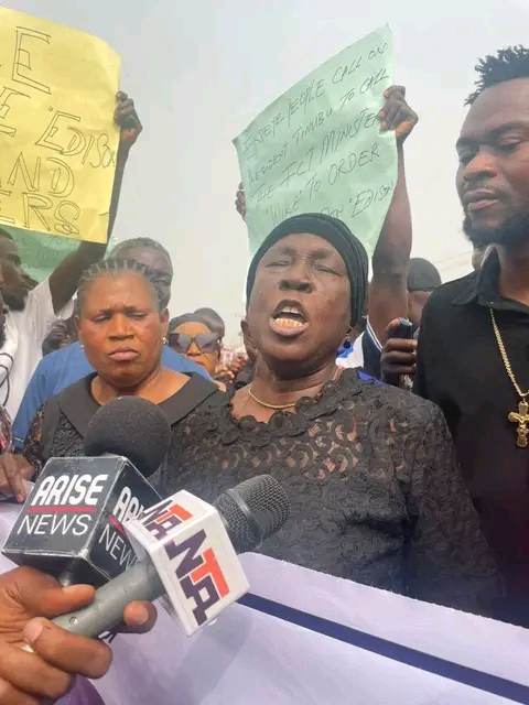 Some members of Ekpeye Ethnic in Rivers nationality protest against FCT Minister Nyesom Wike over alleged harassment of their son, Edison Ehie