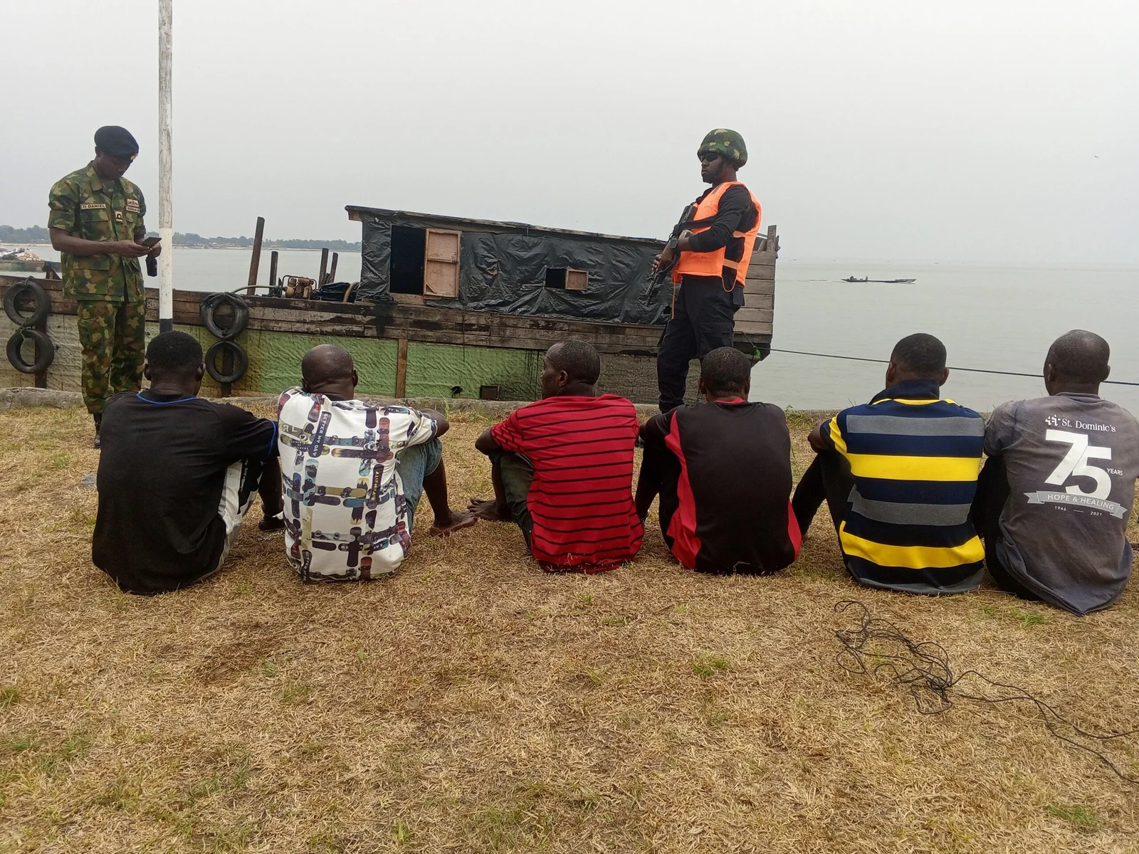Nigerian Navyv in a joint operation with their Cameroonian counterparts intercept vessel laden with 30,000 litres of crude oil stolen from Nigeria