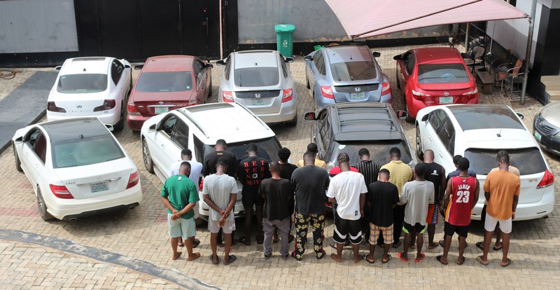 EFCC arrests 20 suspected internet fraudsters in Ibadan, recovers exotic cars