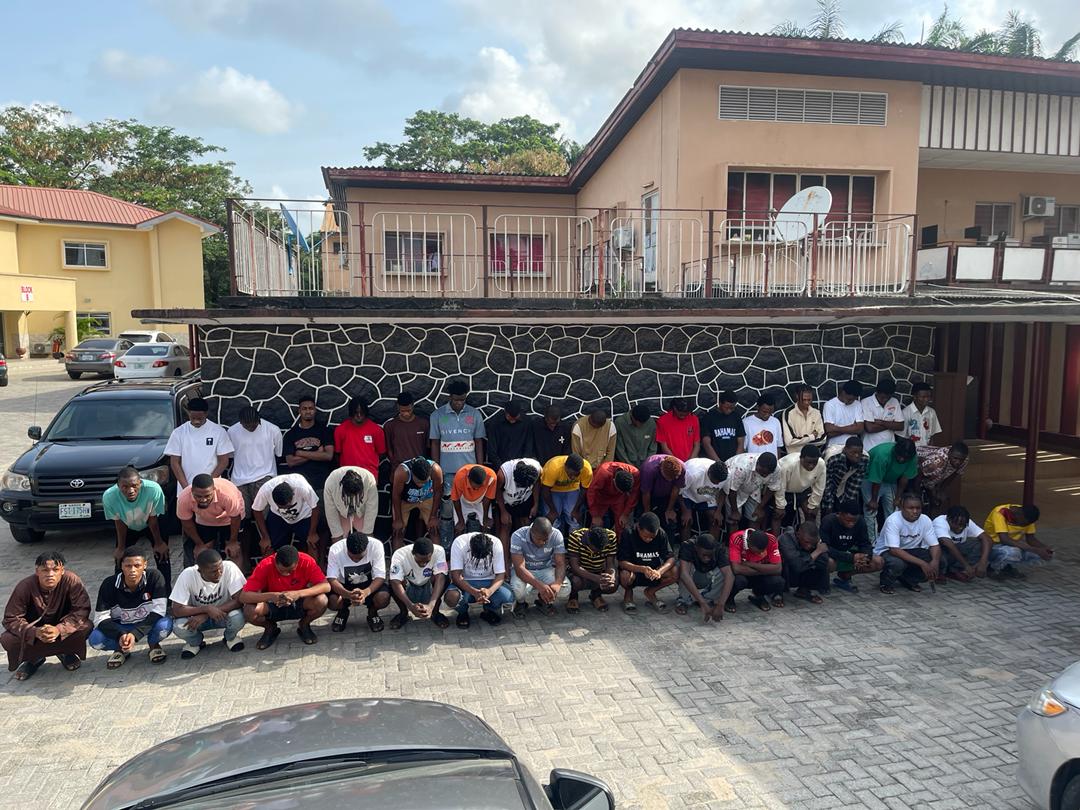 EFCC operatives arrest 45 suspected internet fraudsters, recovers exotic vehicles phones in Ikorodu, Lagos State