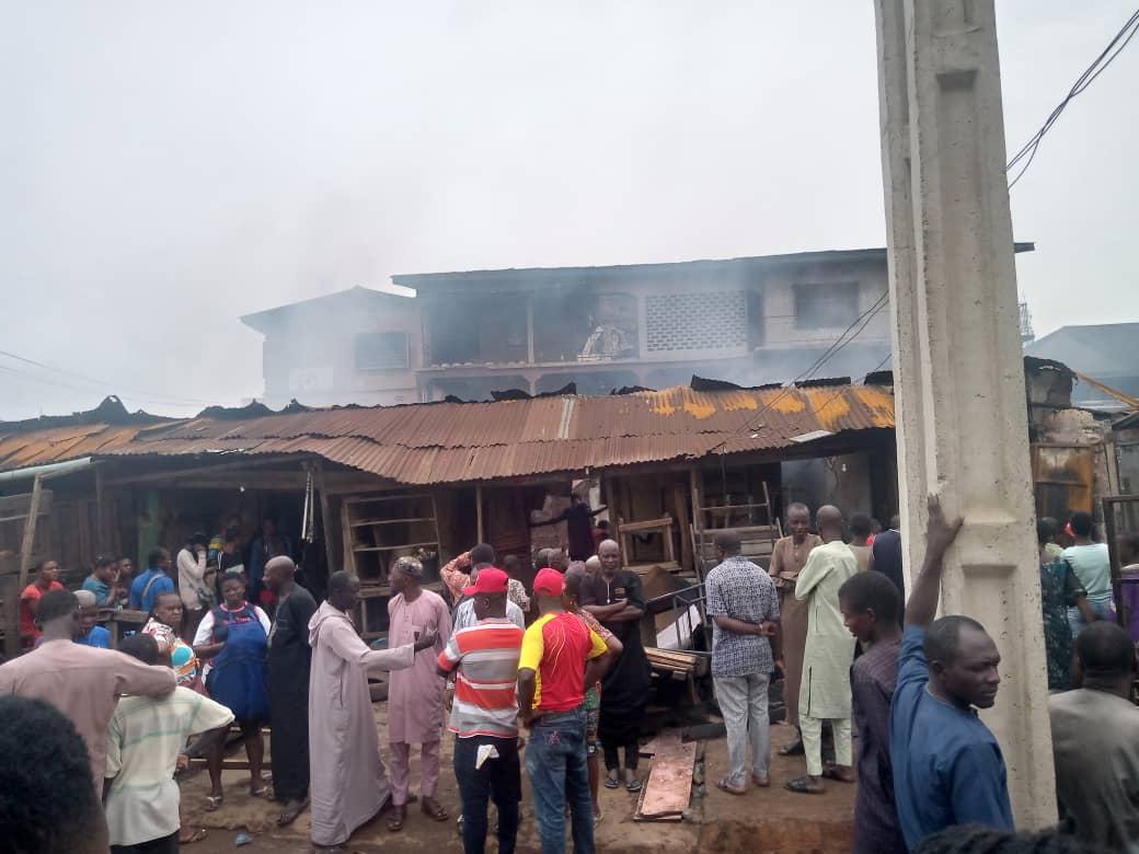 Goods and cash, including foreign currencies, were consumed by early morning fire that gutted a building in Benin, Edo State early Tuesday