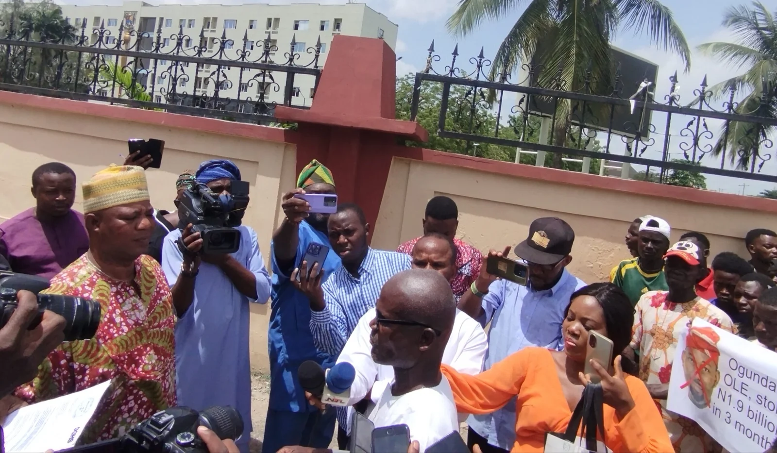Protesters ask Lagos House of Assembly to suspend John Ogundare, the chairman of Eti-Osa East LCDA over alleged misappropriation of N1.9bn.