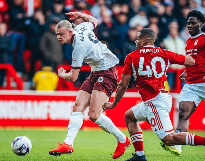 Man. City keep pressure on Arsenal after moving past Forest