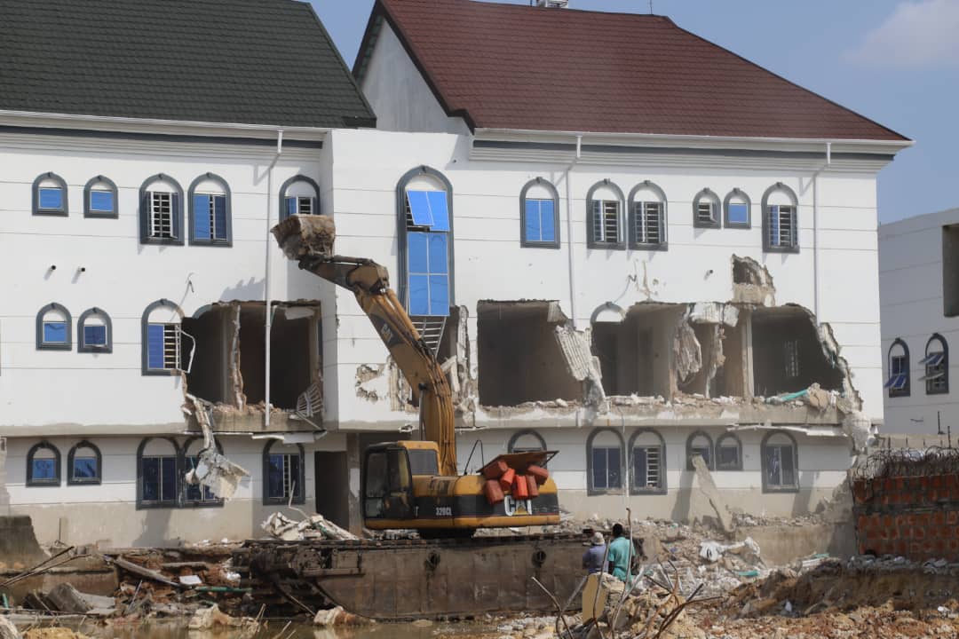 4 Suspects land in prison for allegedly demolishing N250m building