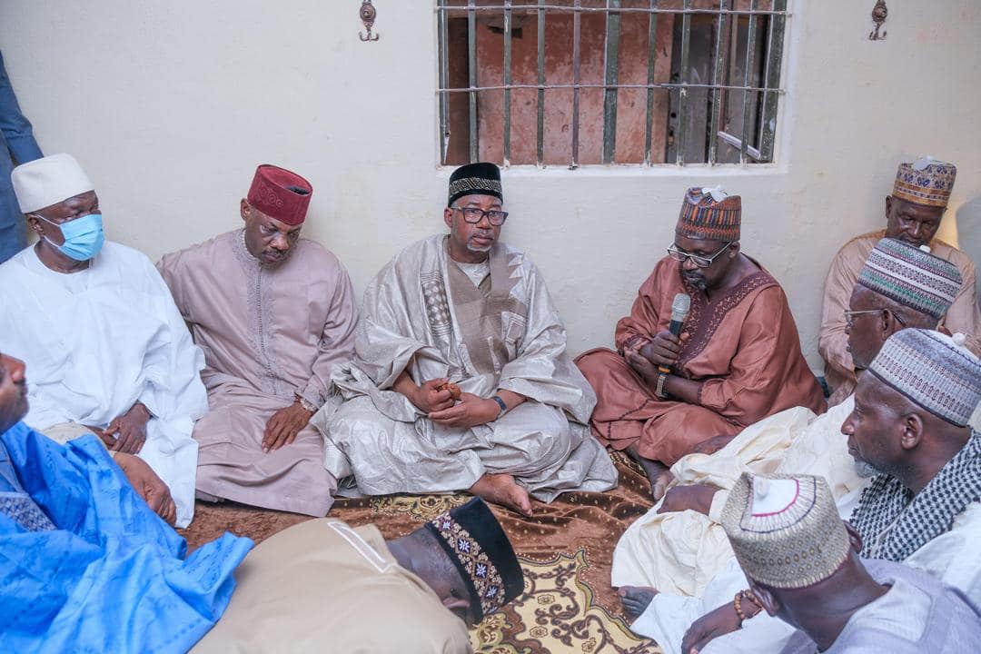 Bauchi State Gov. Bala Usman and entourage during his condolence visit to the bereaved District Head of Miri over murder of his son