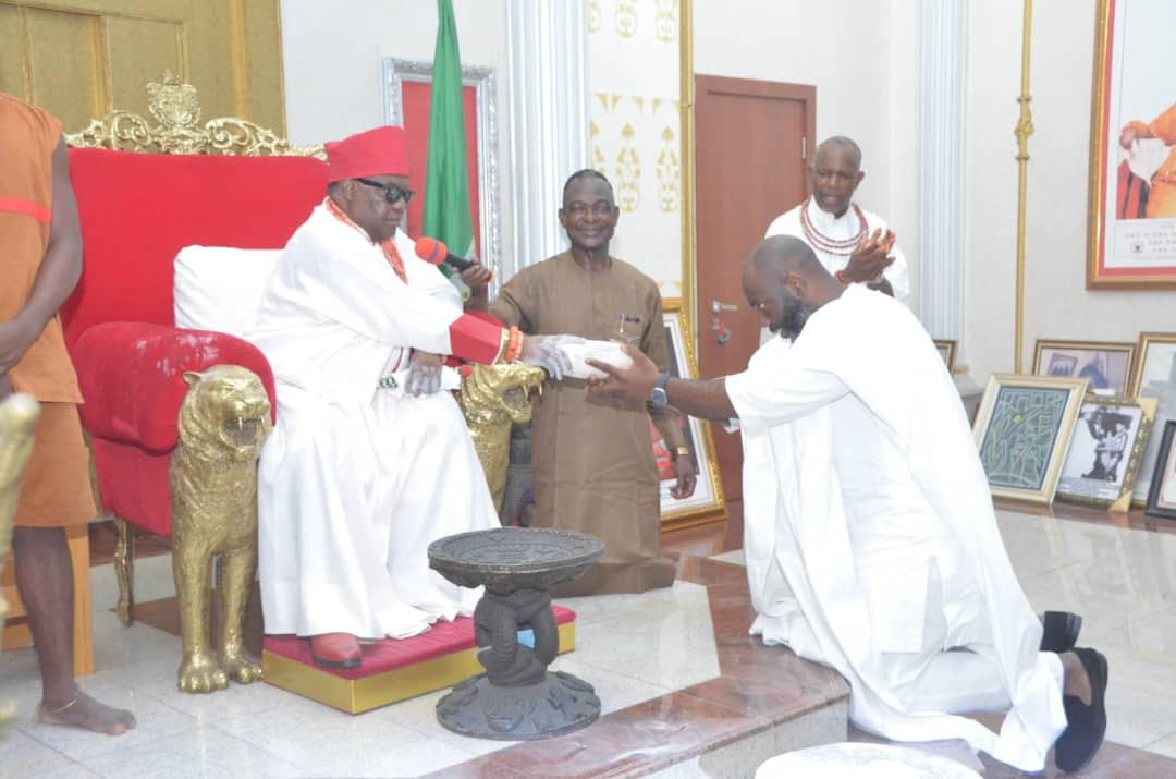 Oba of Benin takes custody of two repatriated 'Royal stools'