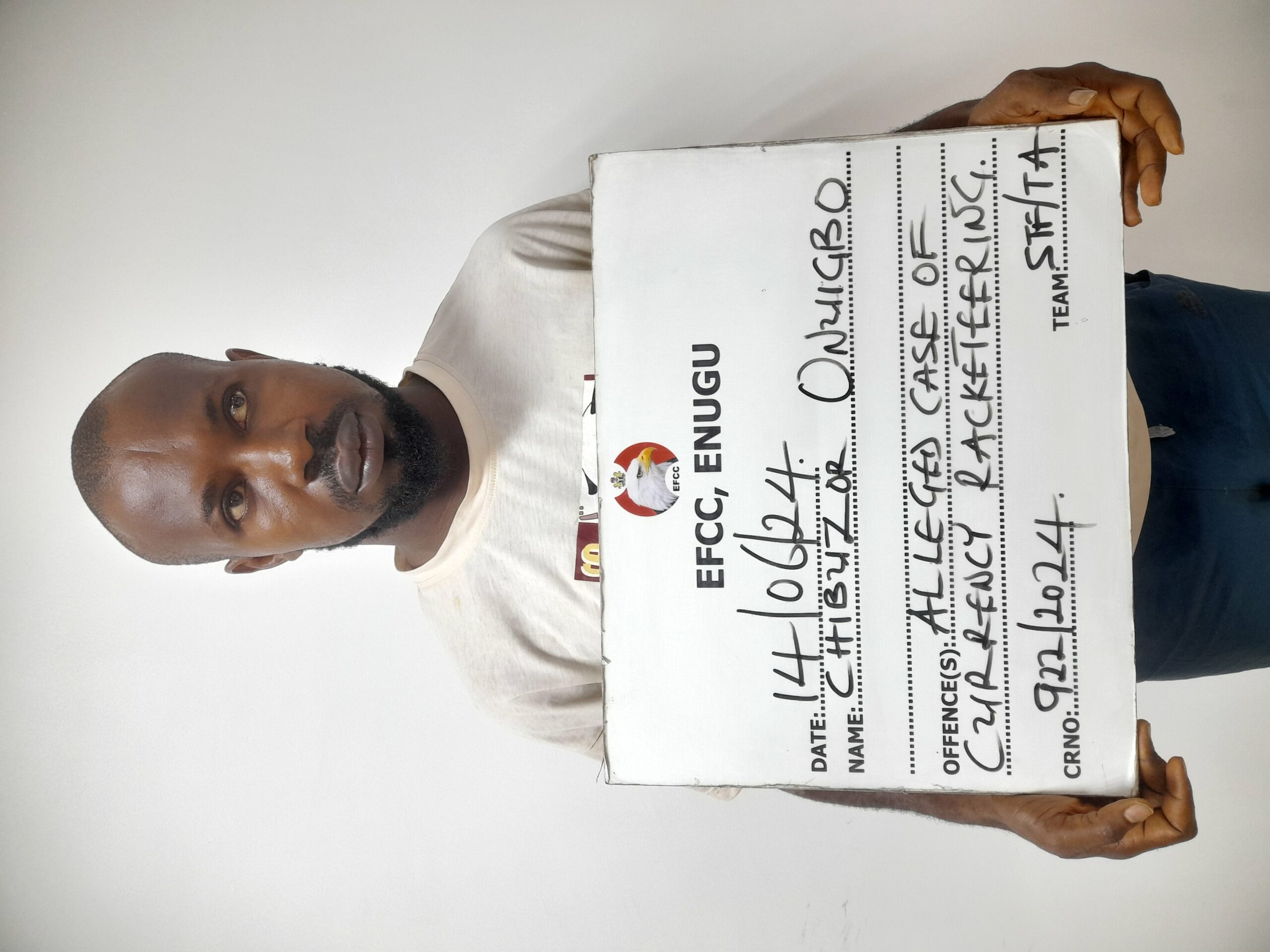 A currency trafficker, Onuigbo Chibuzor, who was arrested around Otigba, in New Heaven, Enugu State for selling N40,000 new Naira notes for N60,000 by operatives of Economic and Financial Crimes Commission, EFCC has bagged three months imprisonment