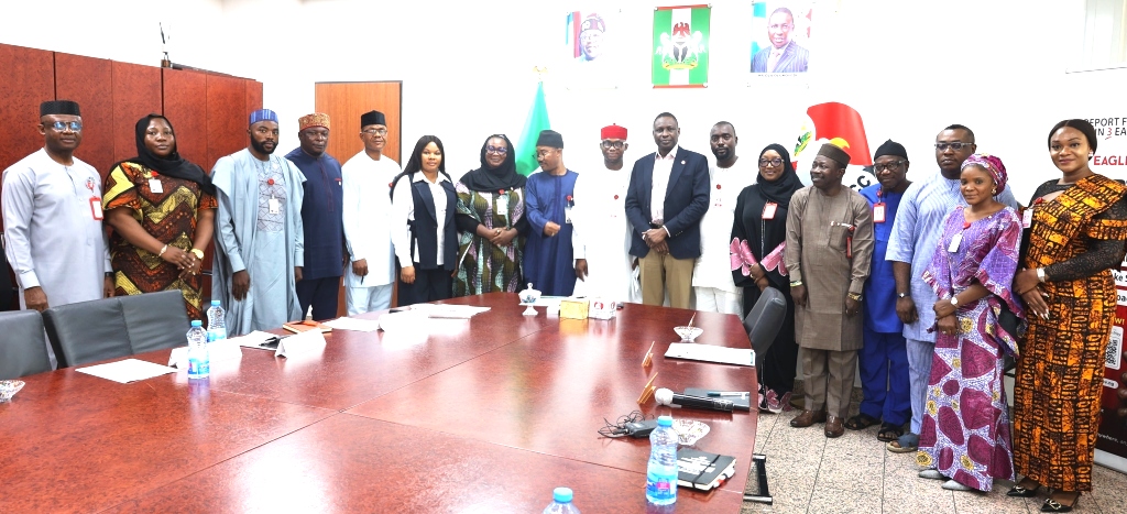 EFCC boss Ola Olukoyede says Nigerians who desire better future for the youth and the country must support the work of the anti-graft agency.