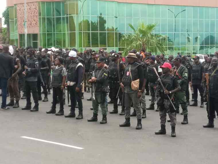 Kogi governor governor Usman Ododo distributes kits to hunters with vow that he will wipe criminal elements out of the state.