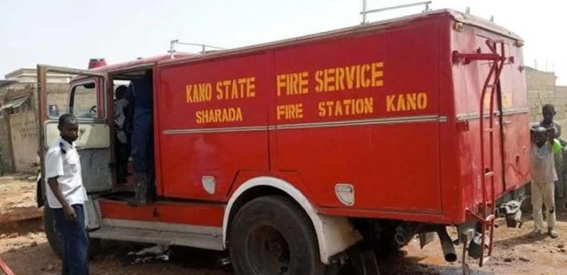 Kano fire Service rescues 35-year-old woman, Balaraba Abbba and her two sons from collapsed building at Makwarari axis of the state city