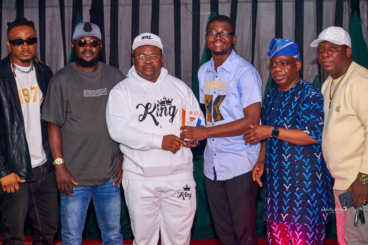Bullion Records CEO Ajadi receives 'Award of Excellence' at NIJ as Eedris AbdulKareem; GyC light up students' week